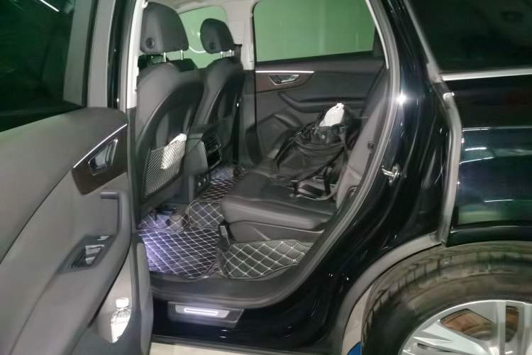 Used Audi Q7 2021 45 TFSI quattro S line Sport model Left Rear Seat