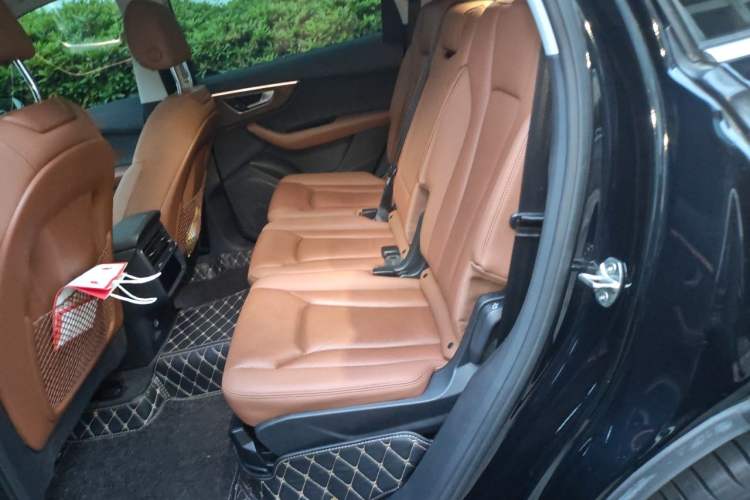 Used Audi Q7 2021 55 TFSI quattro S line Sport model Left Rear Seat