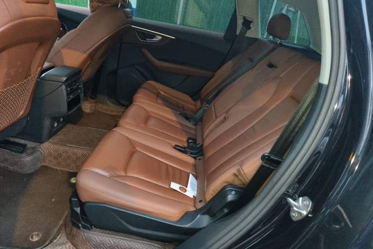 Used Audi Q7 2021 45 TFSI quattro S line Sport model Left Rear Seat