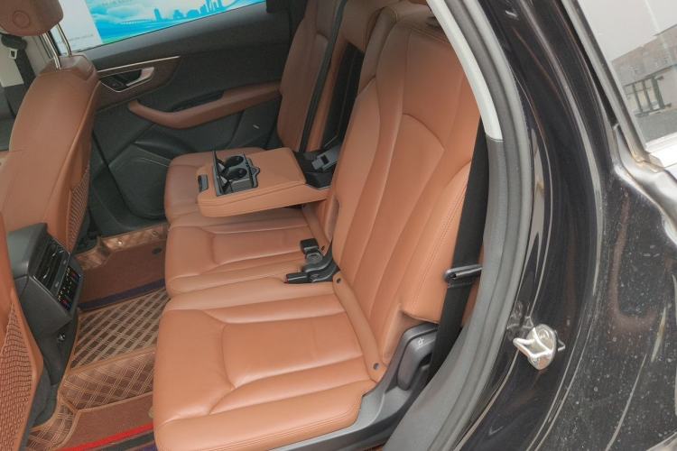Used Audi Q7 2021 45 TFSI quattro S line Sport model Left Rear Seat