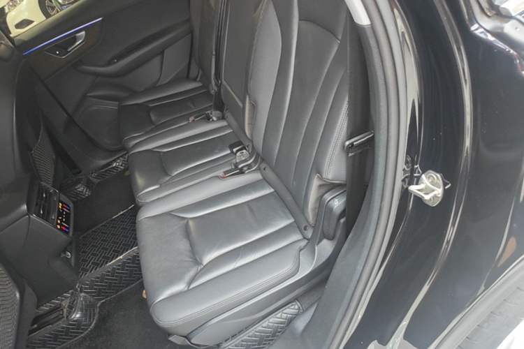 Used Audi Q7 2021 45 TFSI quattro S line Sport model Left Rear Seat