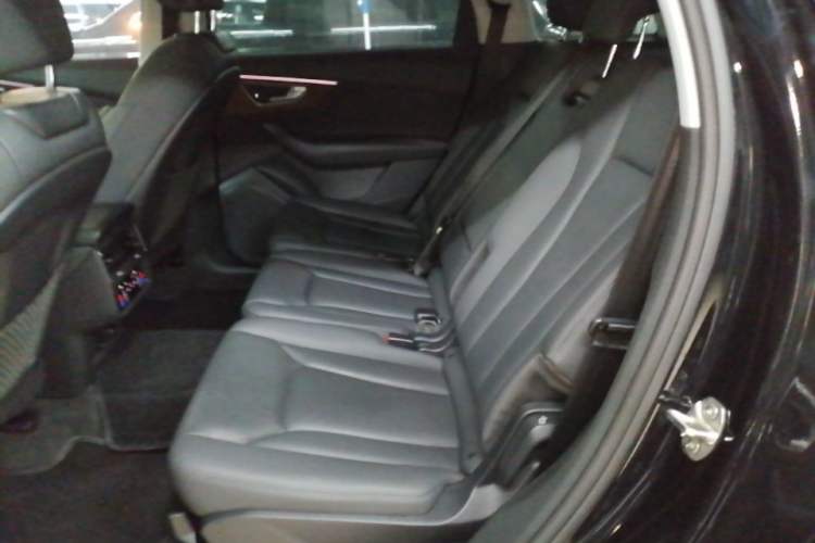 Used Audi Q7 2021 55 TFSI quattro S line Sport model Left Rear Seat