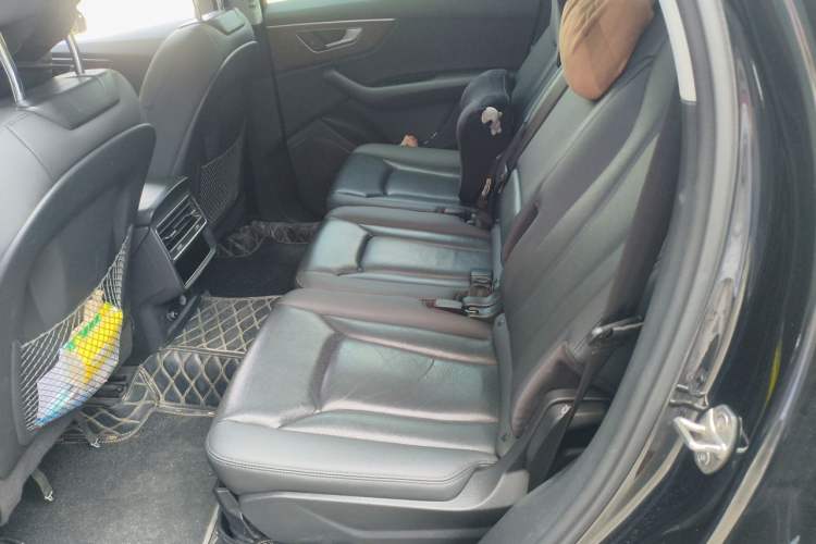 Used Audi Q7 2021 55 TFSI quattro S line Sport model Left Rear Seat