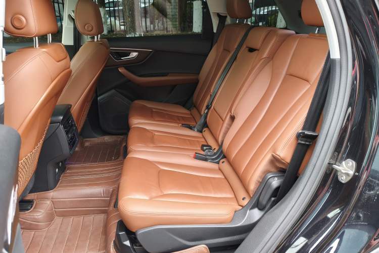 Used Audi Q7 2021 45 TFSI quattro S line Sport model Left Rear Seat