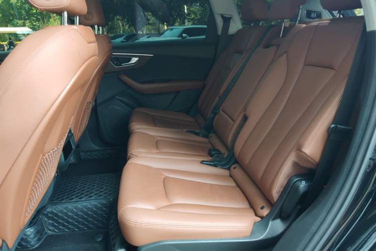 Used Audi Q7 2021 45 TFSI quattro S line Sport model Left Rear Seat