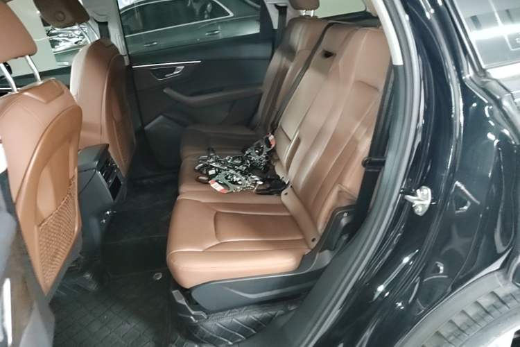 Used Audi Q7 2021 55 TFSI quattro S line Sport model Left Rear Seat