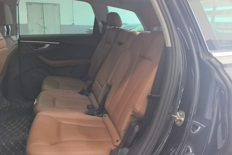 Used Audi Q7 2021 55 TFSI quattro S line Sport model Left Rear Seat