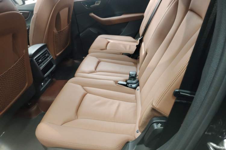 Used Audi Q7 2021 45 TFSI quattro S line Sport model Left Rear Seat
