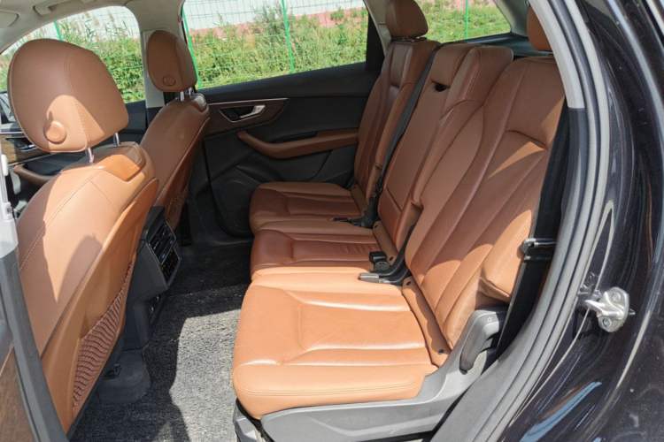 Used Audi Q7 2021 55 TFSI quattro S line Sport model Left Rear Seat