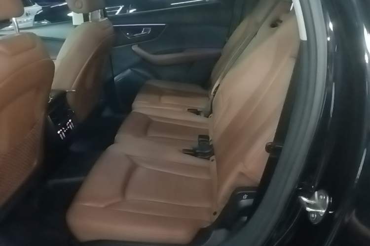 Used Audi Q7 2021 55 TFSI quattro S line Sport model Left Rear Seat