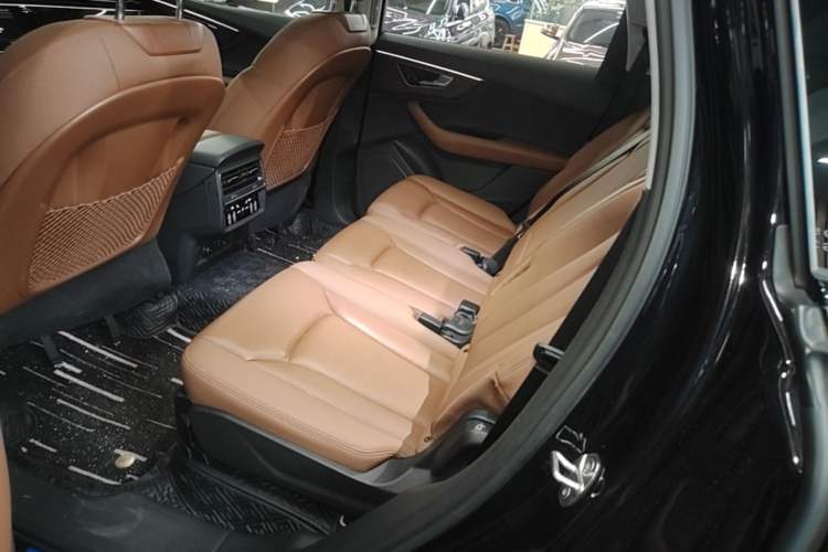 Used Audi Q7 2021 55 TFSI quattro S line Sport model Left Rear Seat