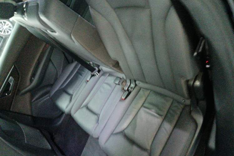 Used Audi Q7 2021 45 TFSI quattro S line Sport model Left Rear Seat