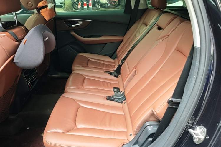 Used Audi Q7 2021 45 TFSI quattro S line Sport model Left Rear Seat