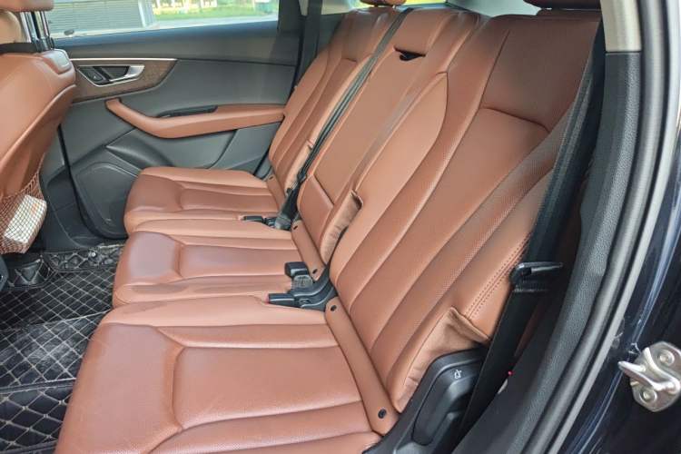 Used Audi Q7 2021 55 TFSI quattro S line Sport model Left Rear Seat