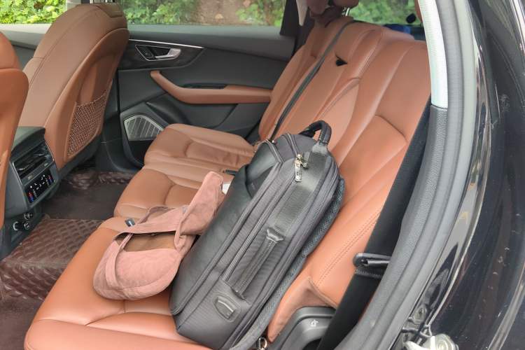 Used Audi Q7 2021 55 TFSI quattro S line Sport model Left Rear Seat