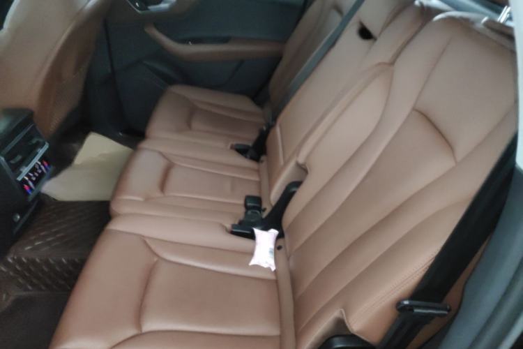 Used Audi Q7 2021 55 TFSI quattro S line Sport model Left Rear Seat