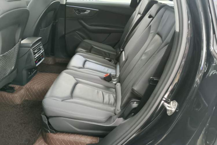 Used Audi Q7 2021 45 TFSI quattro S line Sport model Left Rear Seat