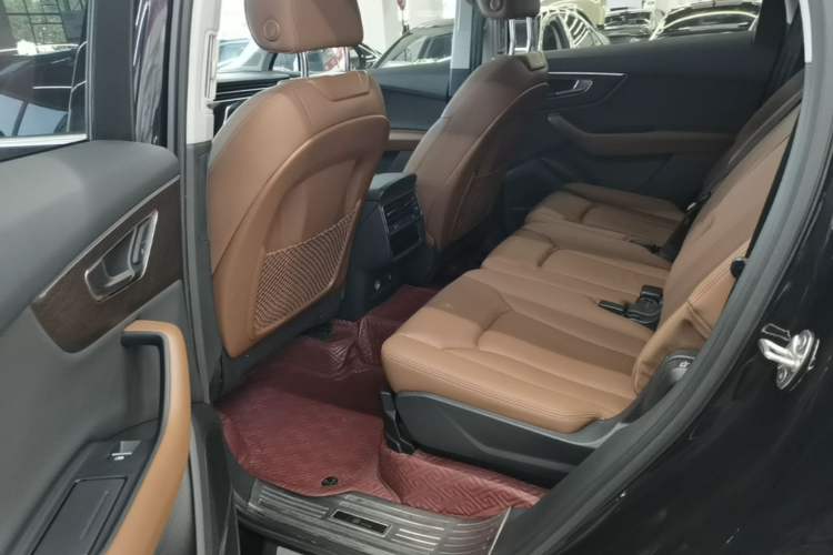 Used Audi Q7 2021 55 TFSI quattro S line Sport model Left Rear Seat