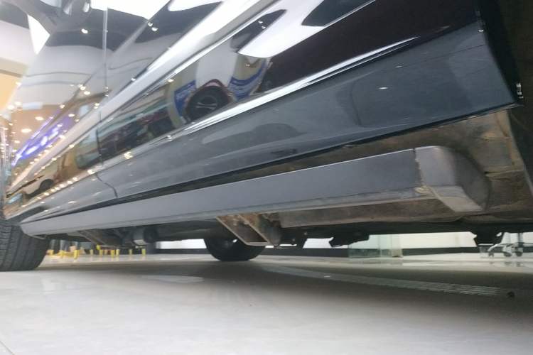 Used Audi Q7 2021 55 TFSI quattro S line Sport model Left Side Sill