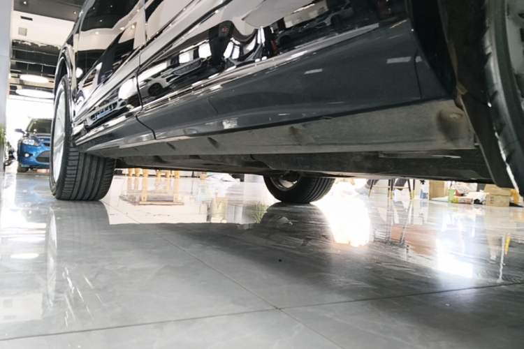 Used Audi Q7 2021 45 TFSI quattro S line Sport model Left Side Sill