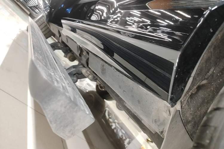Used Audi Q7 2021 45 TFSI quattro S line Sport model Left Side Sill