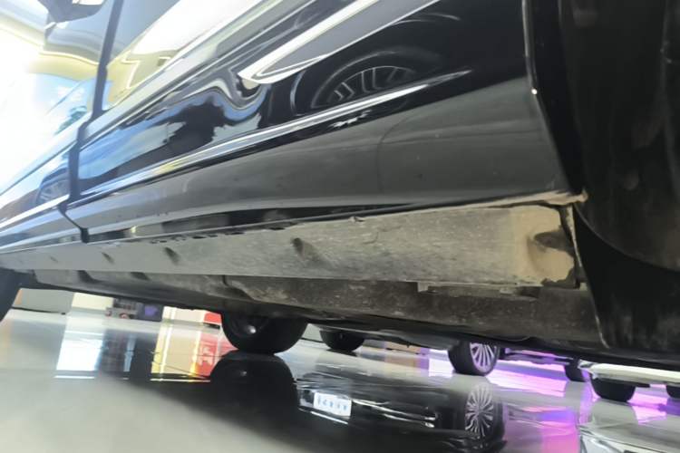Used Audi Q7 2021 55 TFSI quattro S line Sport model Left Side Sill
