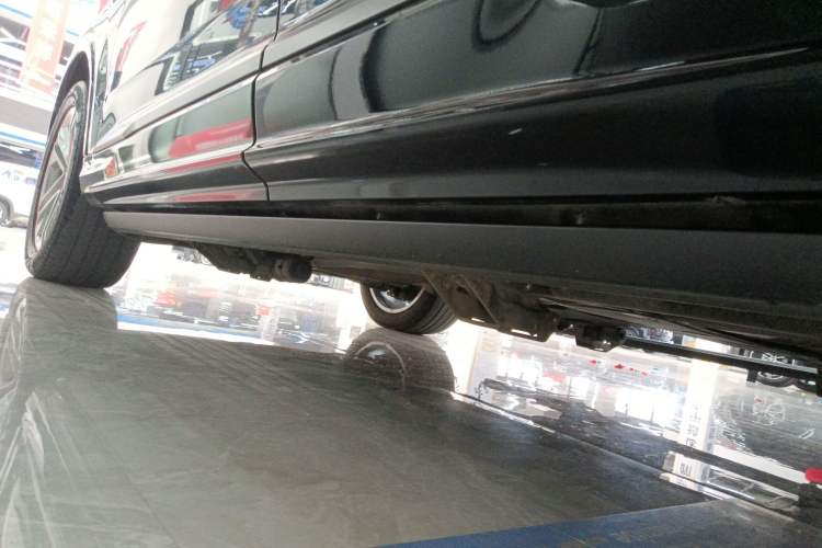Used Audi Q7 2021 45 TFSI quattro S line Sport model Left Side Sill