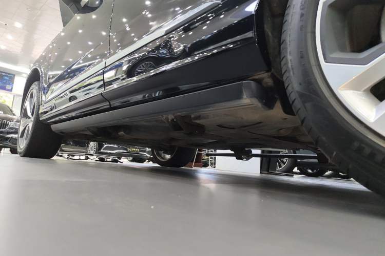 Used Audi Q7 2021 55 TFSI quattro S line Prestige Edition Left Side Sill