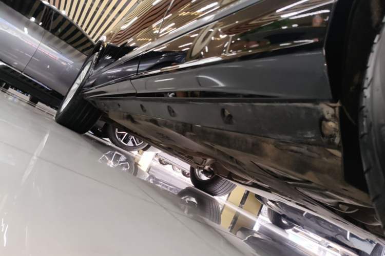 Used Audi Q7 2021 45 TFSI quattro S line Sport model Left Side Sill