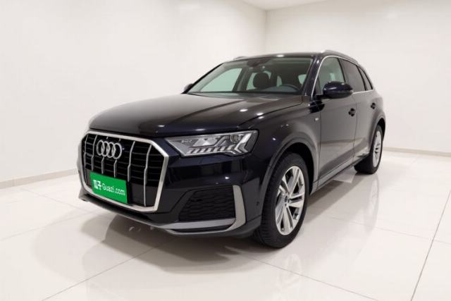 Audi Q7 2021 45 TFSI quattro S line Luxury Edition مستعملة