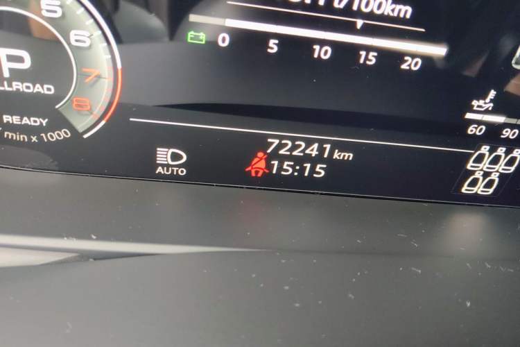 Used Audi Q7 2021 45 TFSI quattro S line Sport model Odometer Close Up