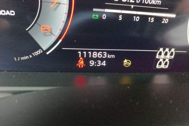 Used Audi Q7 2021 45 TFSI quattro S line Sport model Odometer Close Up