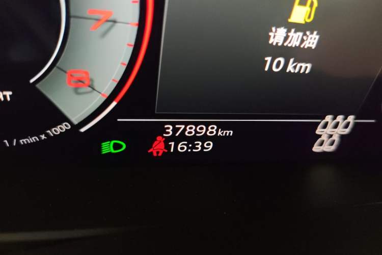 Used Audi Q7 2021 55 TFSI quattro S line Sport model Odometer Close Up
