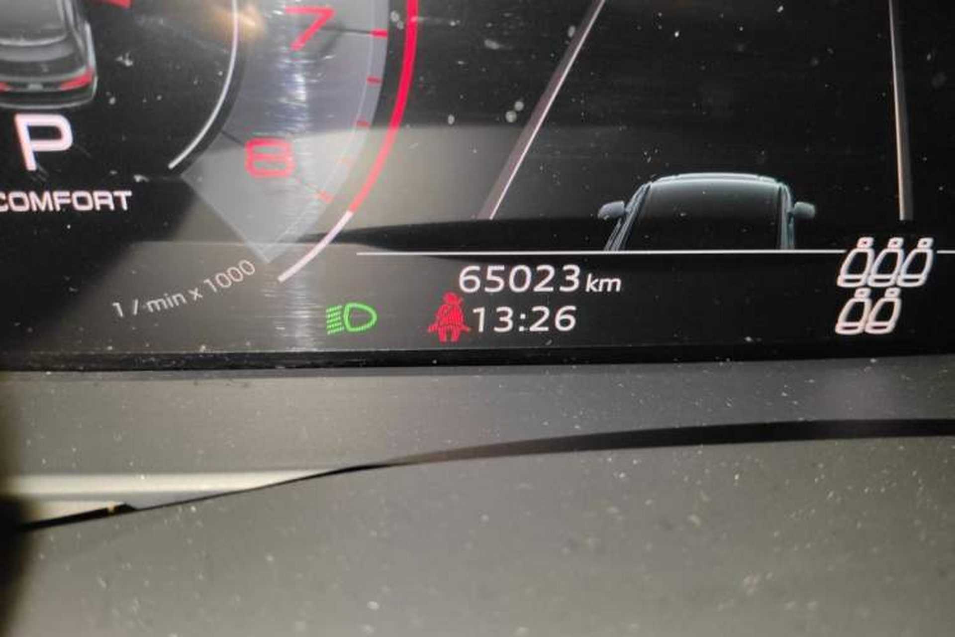 Used Audi Q7 2021 55 TFSI quattro S line Sport model Odometer Close Up