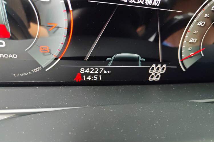 Used Audi Q7 2021 55 TFSI quattro S line Prestige Edition Odometer Close Up