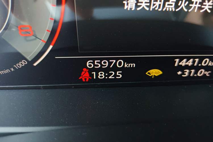 Used Audi Q7 2021 55 TFSI quattro S line Sport model Odometer Close Up