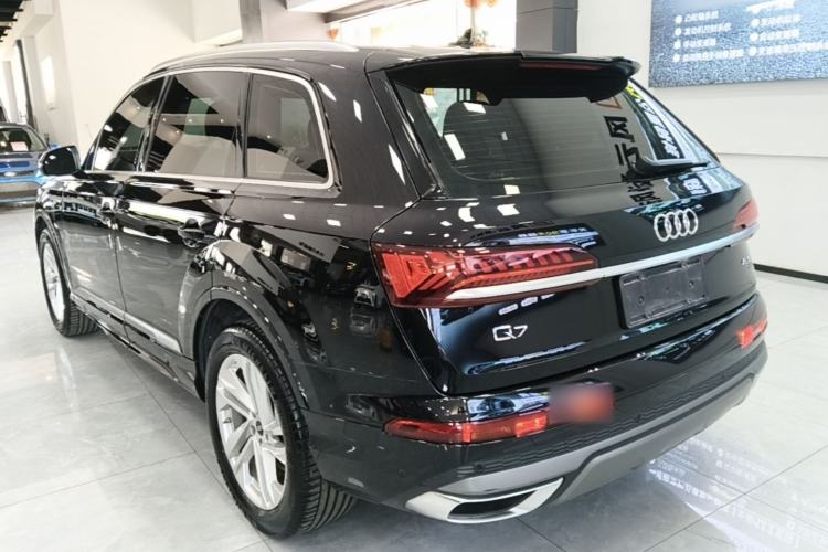 Used Audi Q7 2021 45 TFSI quattro S line Sport model Rear Left 45 Deg