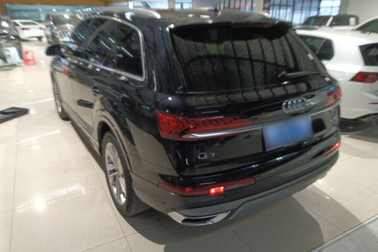 Used Audi Q7 2021 45 TFSI quattro S line Sport model Rear Left 45 Deg