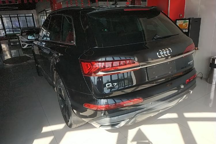 Used Audi Q7 2021 55 TFSI quattro S line Sport model Rear Left 45 Deg