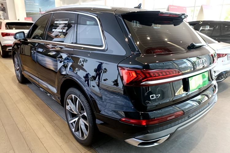 Used Audi Q7 2021 55 TFSI quattro S line Sport model Rear Left 45 Deg