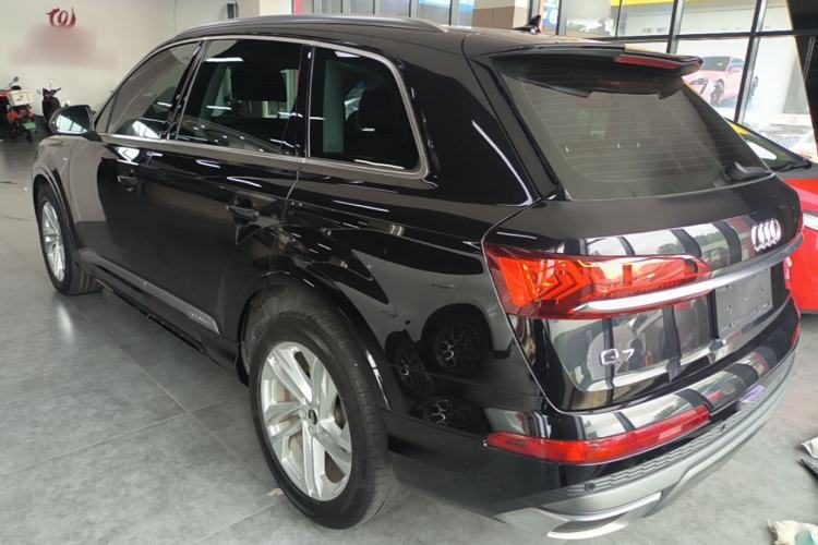 Used Audi Q7 2021 45 TFSI quattro S line Sport model Rear Left 45 Deg