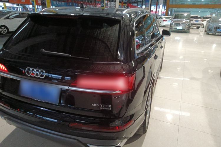 Used Audi Q7 2021 45 TFSI quattro S line Sport model Rear Right 45 Deg