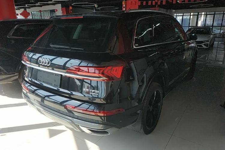 Used Audi Q7 2021 55 TFSI quattro S line Sport model Rear Right 45 Deg