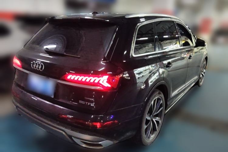 Used Audi Q7 2021 55 TFSI quattro S line Sport model Rear Right 45 Deg