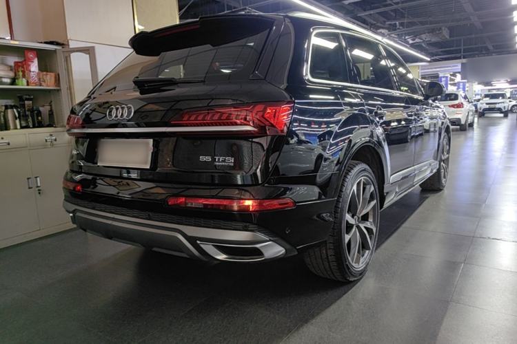 Used Audi Q7 2021 55 TFSI quattro S line Sport model Rear Right 45 Deg