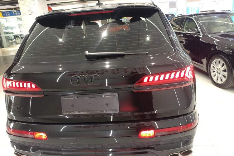 Used Audi Q7 2021 55 TFSI quattro S line Sport model Rear