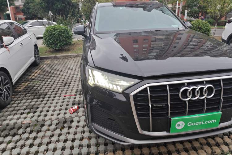 Used Audi Q7 2021 45 TFSI quattro S line Sport model Right Front Headlight