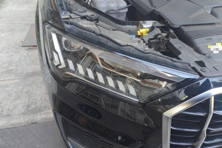 Used Audi Q7 2021 55 TFSI quattro S line Sport model Right Front Headlight