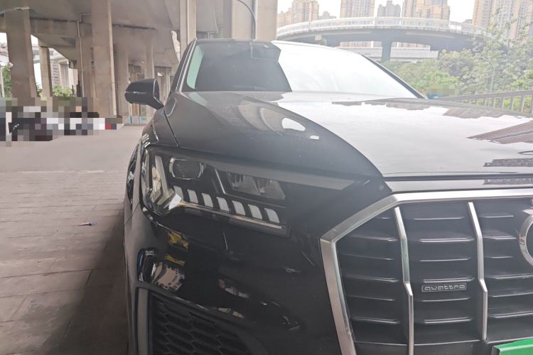 Used Audi Q7 2021 55 TFSI quattro S line Sport model Right Front Headlight