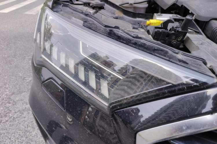 Used Audi Q7 2021 55 TFSI quattro S line Sport model Right Front Headlight